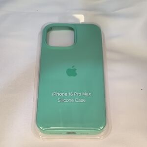 Apple iPhone 16 Pro Max Silicone Case - Mint